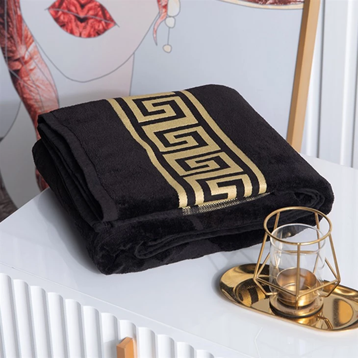 High Quality Coral Fleece Bathrobe For Hotel price